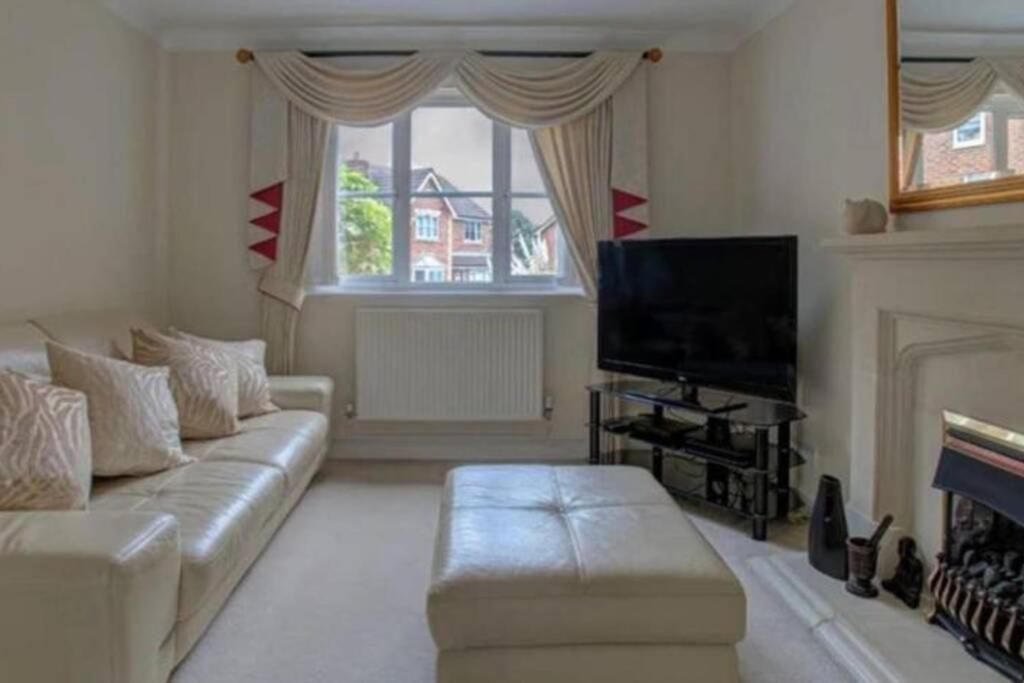 Luxury 4 Bedroom House Manchester Buitenkant foto