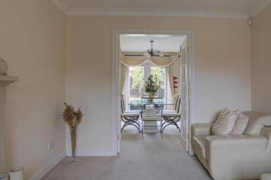 Luxury 4 Bedroom House Manchester Buitenkant foto