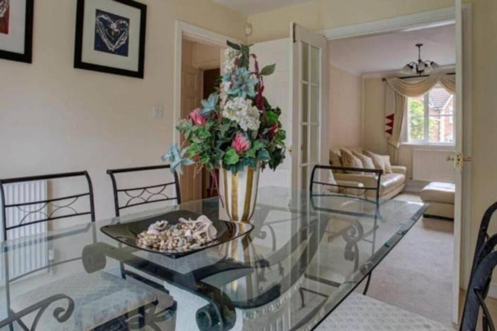 Luxury 4 Bedroom House Manchester Buitenkant foto