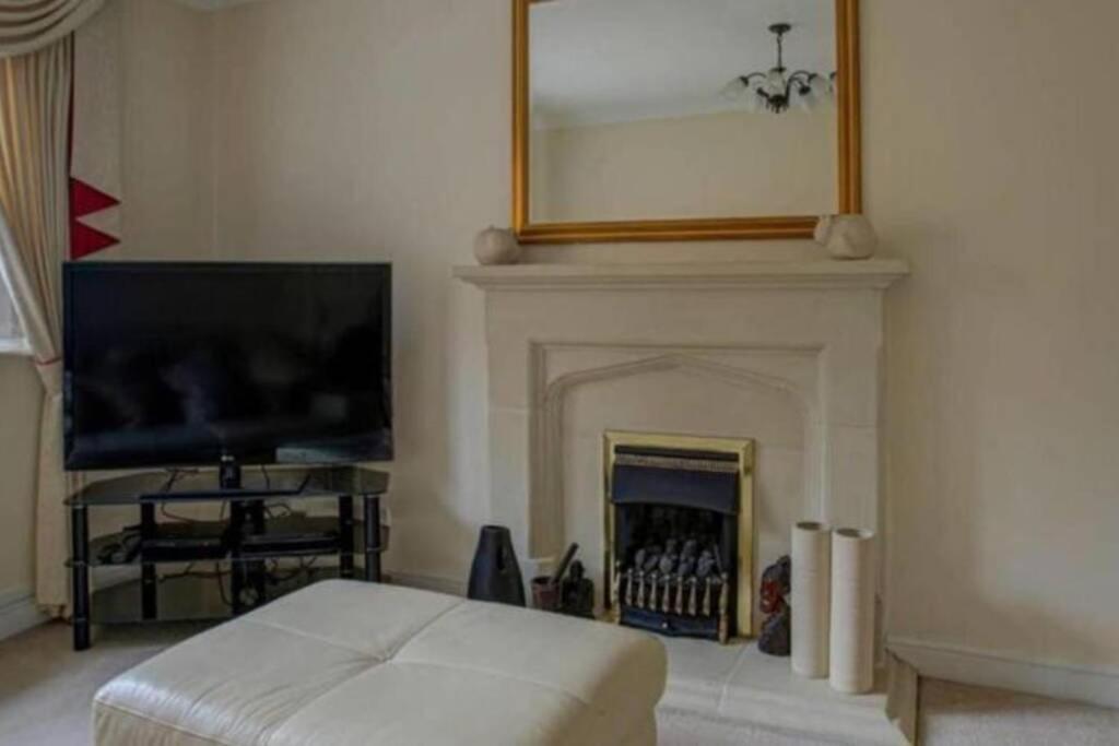 Luxury 4 Bedroom House Manchester Buitenkant foto